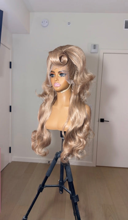 Sandy Half Up w/ Swirl